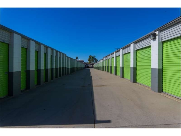 Facility photo: //images.sparefoot.com/medium/234850699433166eda6.jpg