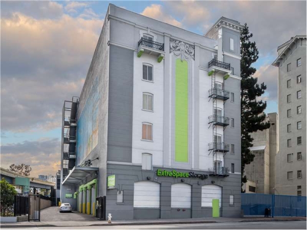 Facility photo: //images.sparefoot.com/medium/234855699434431b72b.jpg