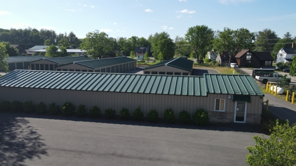 Facility photo: //images.sparefoot.com/medium/23486965cfafc17956b.jpg