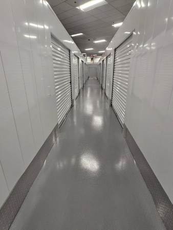 Facility photo: //images.sparefoot.com/medium/23489569406a90c573d.jpg