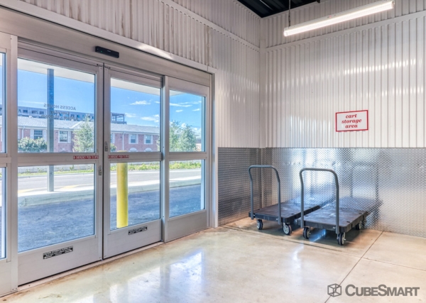 Facility photo: //images.sparefoot.com/medium/23492069e08f063dbc9.jpg