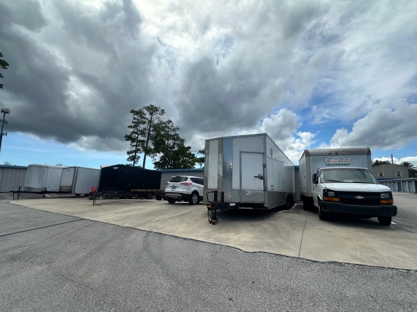 Facility photo: //images.sparefoot.com/medium/2349296951f894ebb13.jpg