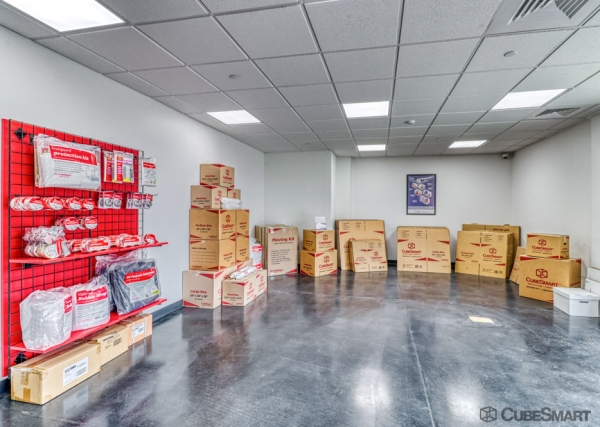 Facility photo: //images.sparefoot.com/medium/234995686f809be0957.jpg