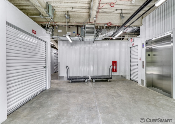 Facility photo: //images.sparefoot.com/medium/234995686f809cf0c89.jpg