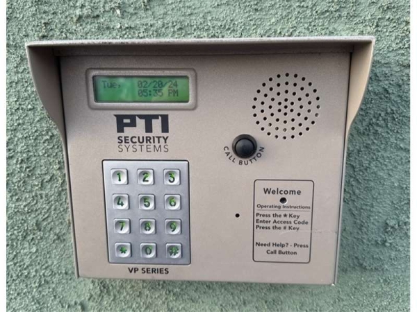 Facility photo: //images.sparefoot.com/medium/235000699431739bec6.jpg