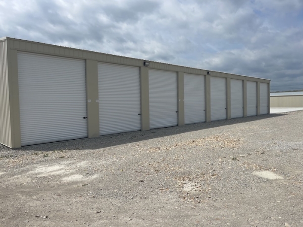 Facility photo: //images.sparefoot.com/medium/23501365e09c4e49e54.jpeg