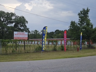 Facility photo: //images.sparefoot.com/medium/23502968d5cd89e4a28.jpg