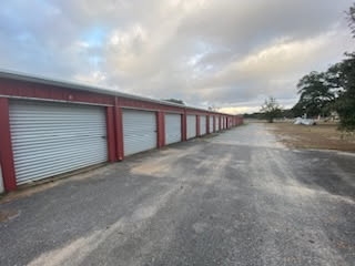 Facility photo: //images.sparefoot.com/medium/23502968d5cd8cc6205.jpg