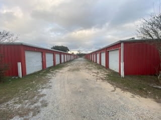 Facility photo: //images.sparefoot.com/medium/23502968d5cd8d61509.jpg