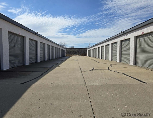 Facility photo: //images.sparefoot.com/medium/2350306903466f80849.jpg