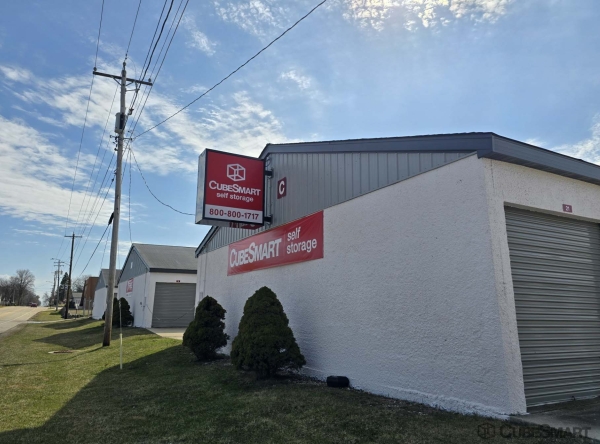 Facility photo: //images.sparefoot.com/medium/235030690346711347f.jpg