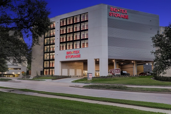 Storage Units at Big Tex Storage - 4944 Woodway - Tanglewood - 4944 Woodway Drive