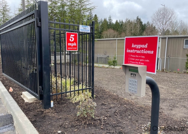 Facility photo: //images.sparefoot.com/medium/235044695f92841f229.jpg