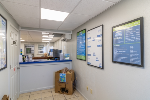 Facility photo: //images.sparefoot.com/medium/23507165e77353a87f7.jpg