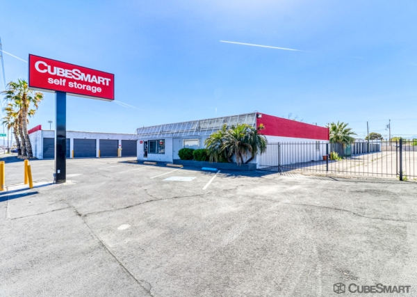 Facility photo: //images.sparefoot.com/medium/23508067f785b0256c9.jpg