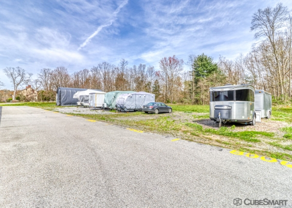 Facility photo: //images.sparefoot.com/medium/2350816890691ef1c56.jpg