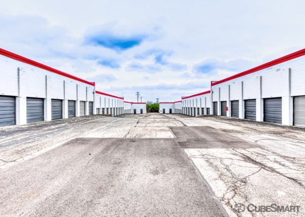 Facility photo: //images.sparefoot.com/medium/235083688f1c0cee8d6.jpg