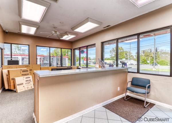 Facility photo: //images.sparefoot.com/medium/235086693a9f4462d0b.jpg