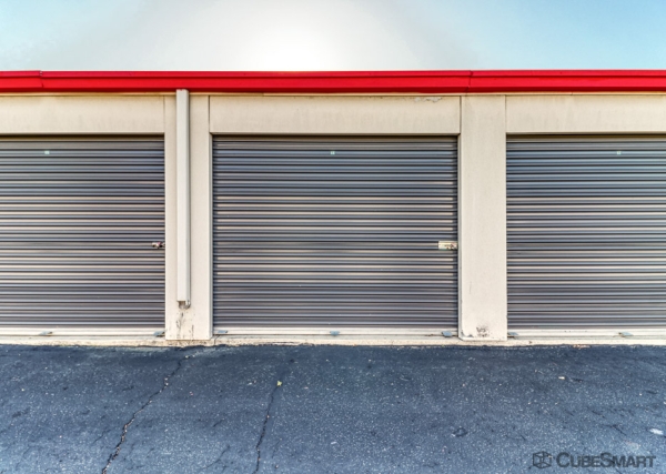Facility photo: //images.sparefoot.com/medium/23508768a8349b68bd8.jpg