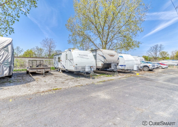 Facility photo: //images.sparefoot.com/medium/235089697f1dca7e915.jpg