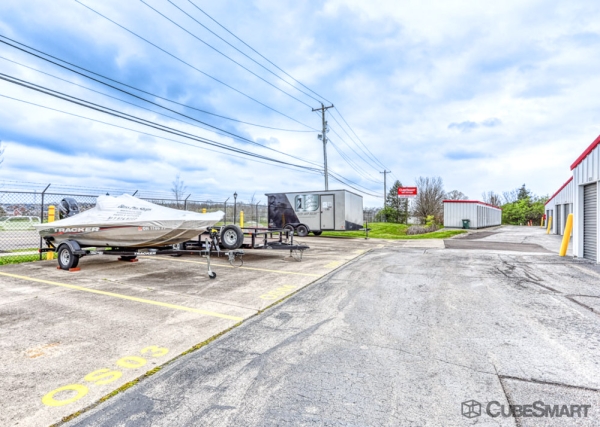 Facility photo: //images.sparefoot.com/medium/235091693d37ed495c4.jpg