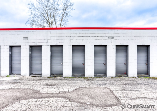 Facility photo: //images.sparefoot.com/medium/235092688b2ed92aa52.jpg