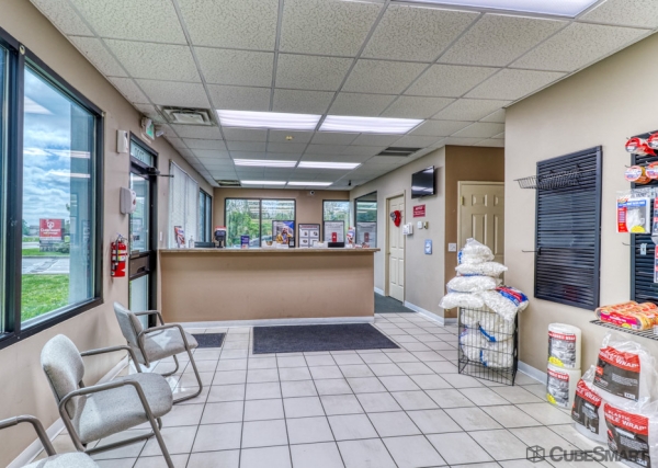 Facility photo: //images.sparefoot.com/medium/235094691ef13e884a4.jpg