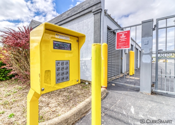 Facility photo: //images.sparefoot.com/medium/23509469f5b9c118068.jpg