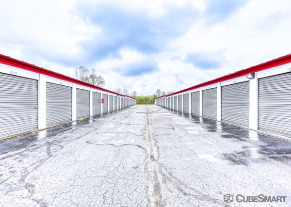 Facility photo: //images.sparefoot.com/medium/235095688c7855cd368.jpg