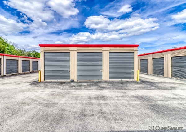 Facility photo: //images.sparefoot.com/medium/2351006883528065f6c.jpg