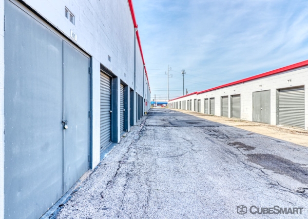 Facility photo: //images.sparefoot.com/medium/2351026883535e5b7b8.jpg