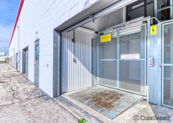 Facility photo: //images.sparefoot.com/medium/2351026883535f71c34.jpg