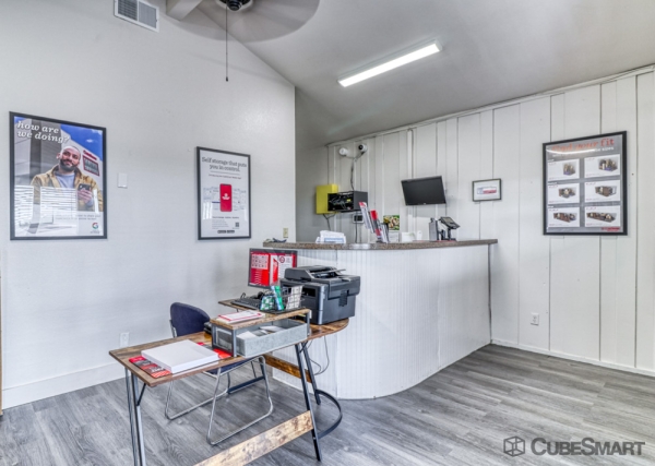Facility photo: //images.sparefoot.com/medium/235106689490a496c5c.jpg
