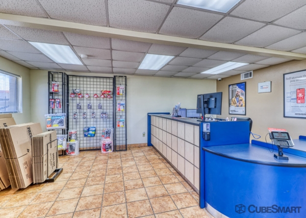 Facility photo: //images.sparefoot.com/medium/2351076970b7f203c38.jpg