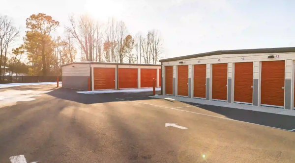 Facility photo: //images.sparefoot.com/medium/23516668cc81f2d978c.png