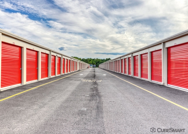 Facility photo: //images.sparefoot.com/medium/235180686f7a9763f19.jpg