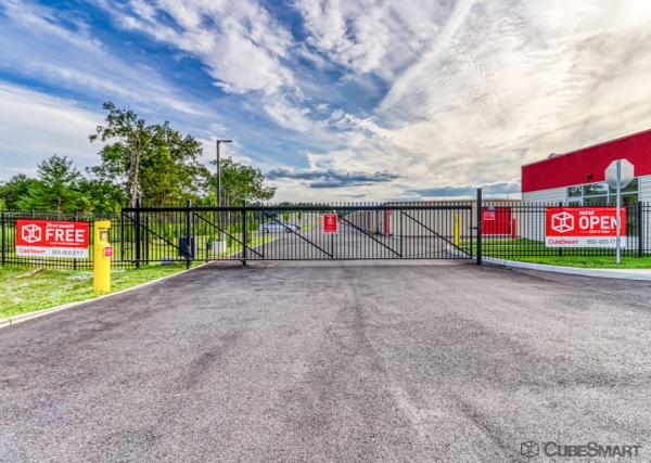 Facility photo: //images.sparefoot.com/medium/235180686f7a99bc30b.jpg