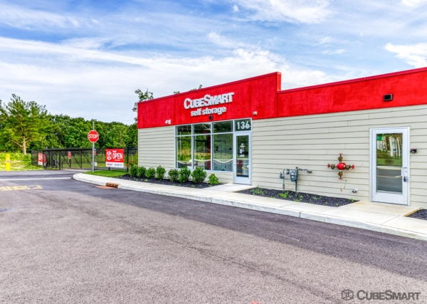 Facility photo: //images.sparefoot.com/medium/2351806890650e47333.jpg