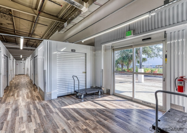 Facility photo: //images.sparefoot.com/medium/235195686f68f563f5e.jpg