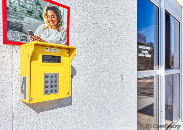 Facility photo: //images.sparefoot.com/medium/23519569392e43e51c6.jpg