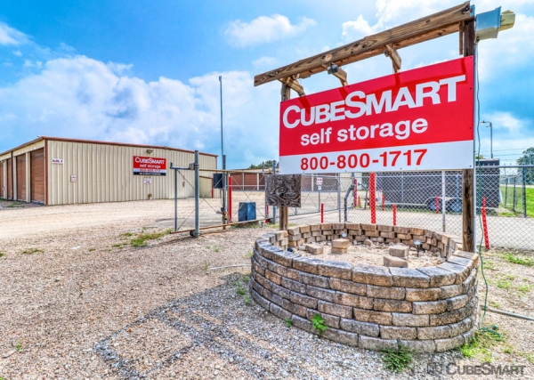 Facility photo: //images.sparefoot.com/medium/235216688c7ce8d509d.jpg