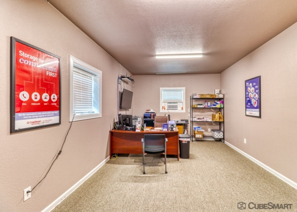 Facility photo: //images.sparefoot.com/medium/235216695e451eafca7.jpg