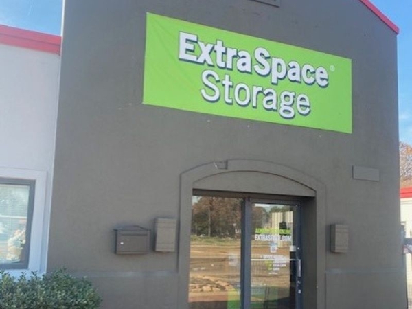 Storage Units at Extra Space Storage - 6404 - Memphis - Lamar Ave - 3951 Lamar Avenue