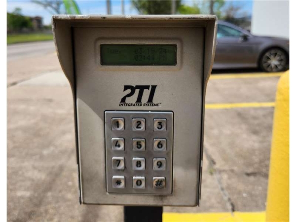 Storage Units at Extra Space Storage - 6392 - Houston - Kuykendahl Rd - 15300 Kuykendahl Road