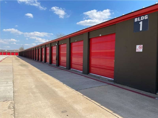 Storage Units at Extra Space Storage - 6391 - Houston - 14318 State Highway 249 - 14318 Texas 249