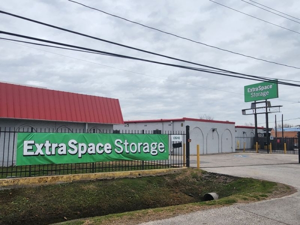 Storage Units at Extra Space Storage - 6386 - Houston - Hempstead Rd - 10640 Hempstead Road