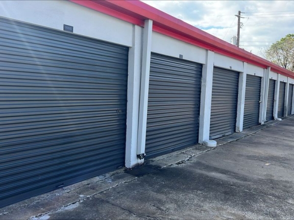 Storage Units at Extra Space Storage - 6413 - Houston - Boone Rd - 8801 Boone Road