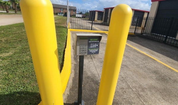 Facility photo: //images.sparefoot.com/medium/23526769f5e869c1784.jpg