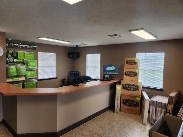 Facility photo: //images.sparefoot.com/medium/23526769f5e86ab9e28.jpg