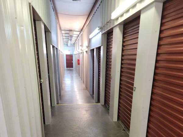 Facility photo: //images.sparefoot.com/medium/2352706904ff745065a.jpg